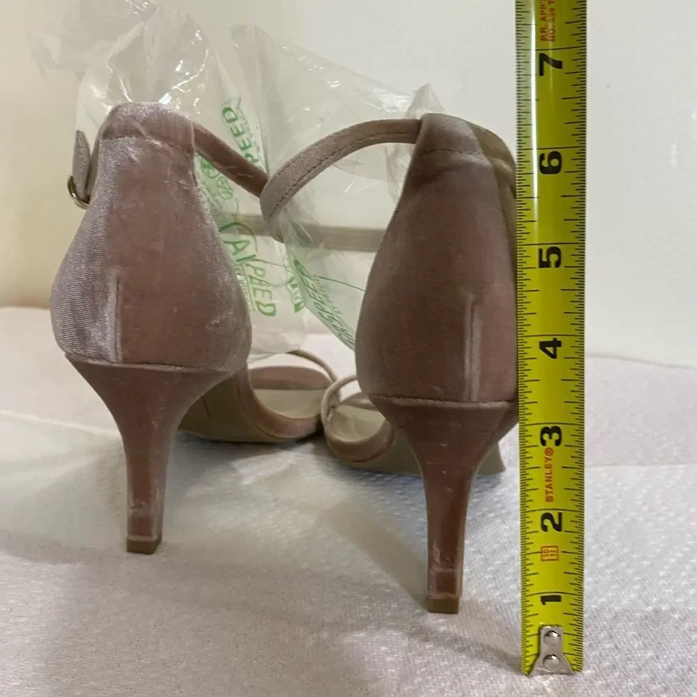 Bandolino Womens Madia Fabric Open Toe Ankle Strap Dark Blush heels 9.5